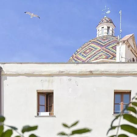 Dery Holiday La Torre