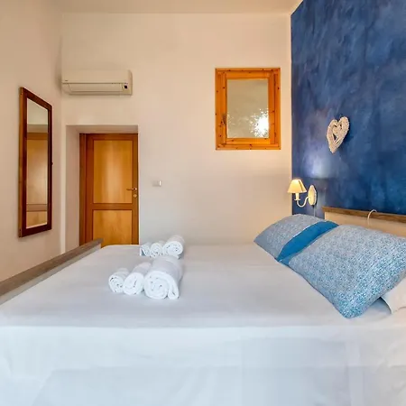 Dery Holiday La Torre Apartment