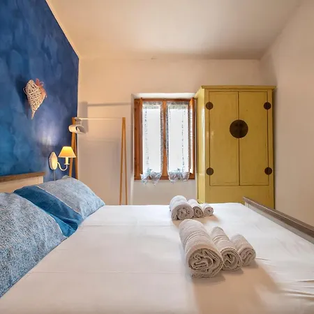 Dery Holiday La Torre ألغيرو